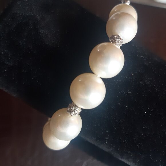 Pan Pacific South Ocean Shell Pearl Bracelet w/ Rhinestone & Silver Tone Spacers - Picture 9 of 10